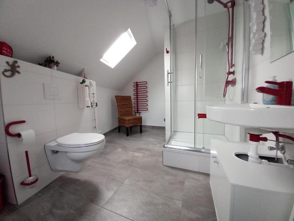 Ferienwohnung Im Roten Haus, Die Therme Ist Fusslaeufig In Wenigen Minuten Erreichbar Бад Емс Екстериор снимка